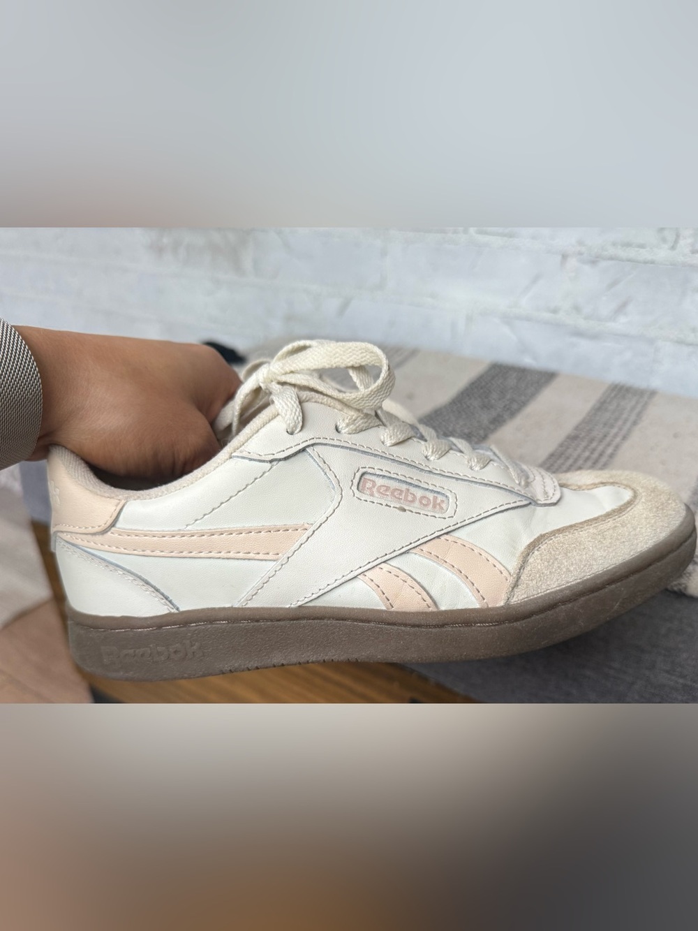 Reebok Cream & Pale Pink Low-Top Sneakers